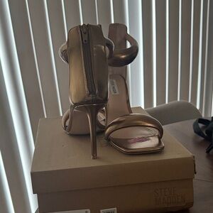 Steve Madden Metallic Gold Heels